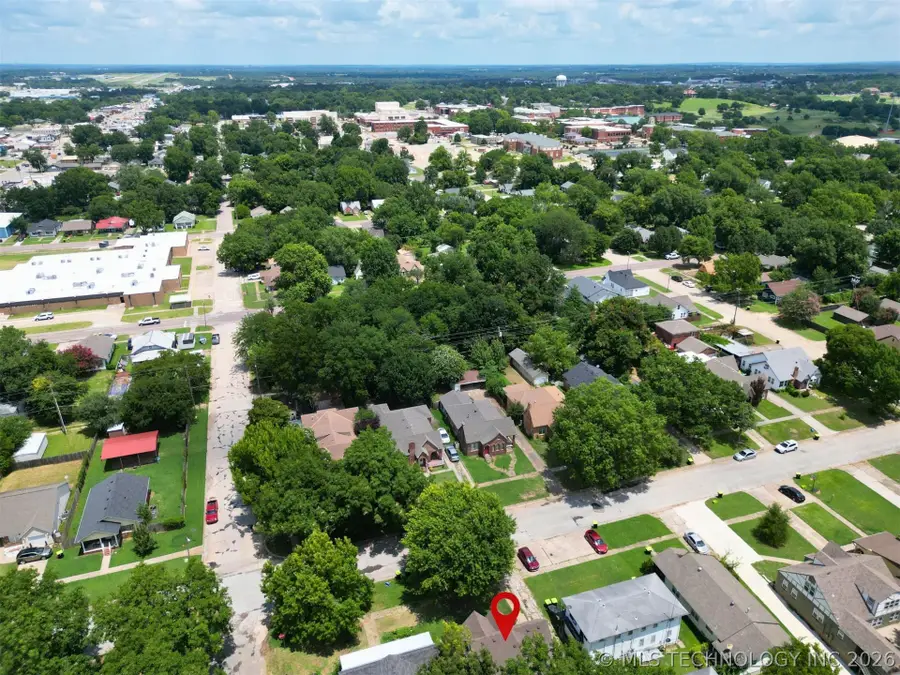 805 E 17th Street, Ada, OK 74820 - #3