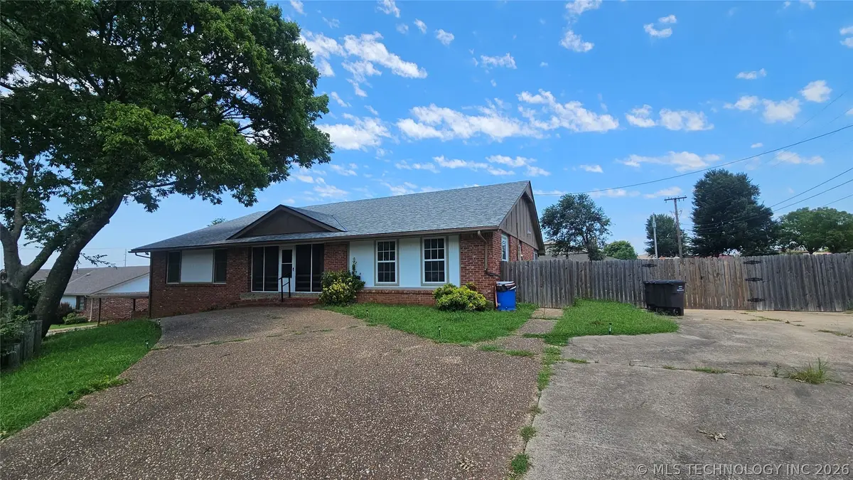 4000 Lakeview Drive, Bartlesville, OK 74006 - #1