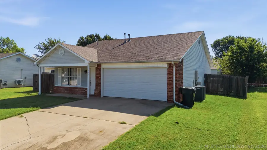 1922 Lexington Road, Claremore, OK 74017 - #2