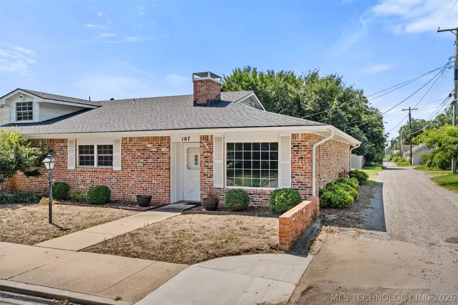 107 W 12th Street #107, Bartlesville, OK 74003 - #2