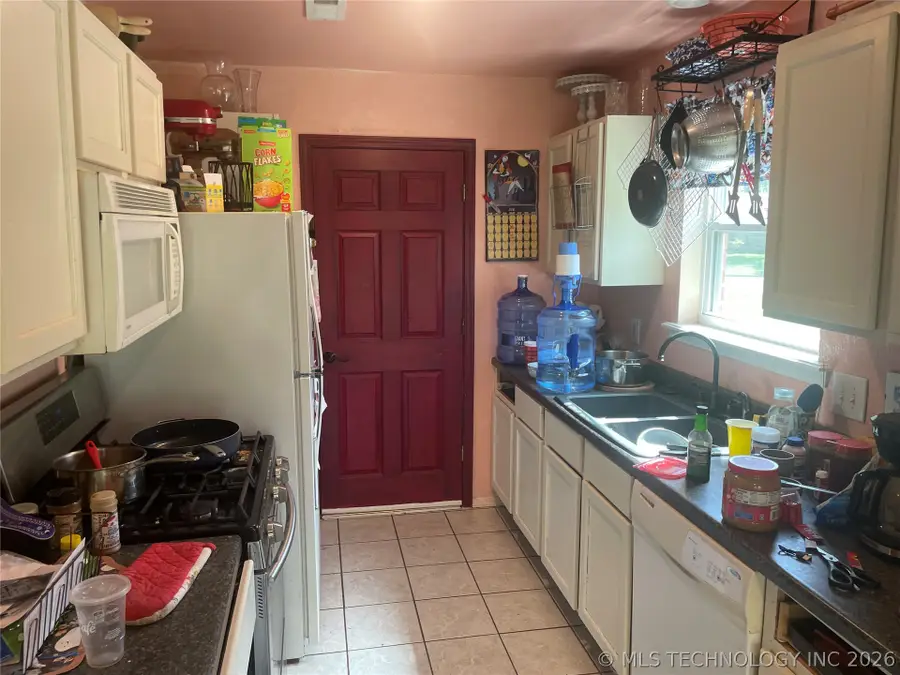 300 E Vicksburg Street, Broken Arrow, OK 74011 - #2