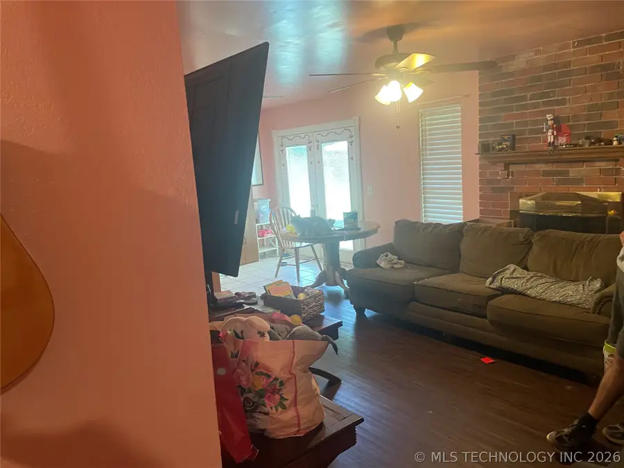 300 E Vicksburg Street, Broken Arrow, OK 74011 - #3