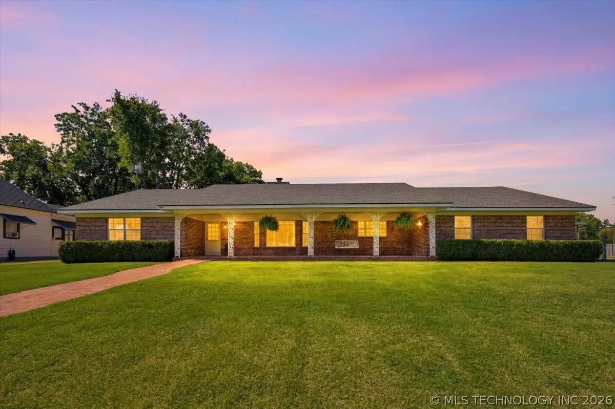 121 W 17th Street, Ada, OK 74820 - #1