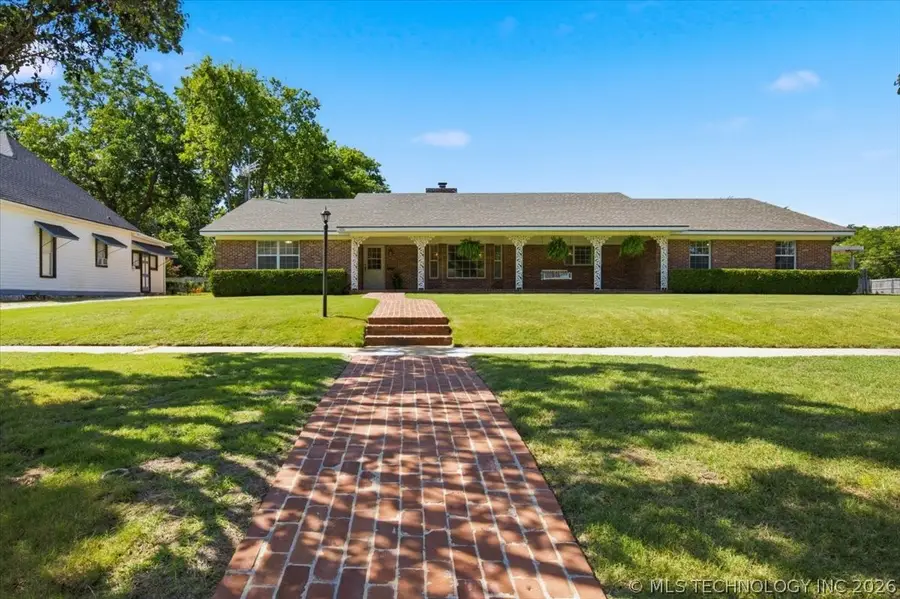 121 W 17th Street, Ada, OK 74820 - #2