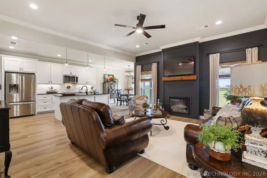 302 Peachtree Road, Calera, OK 74730 - #3