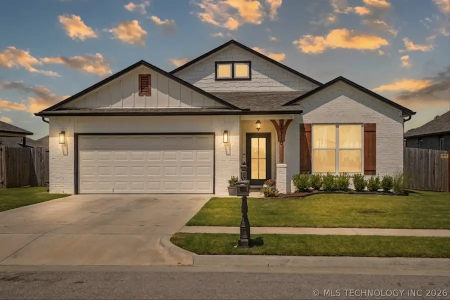 10710 N 121 East Avenue, Owasso, OK 74055 - #2
