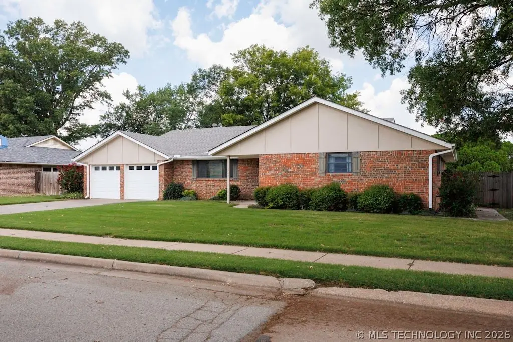 4700 Clearview Drive, Bartlesville, OK 74006 - #1