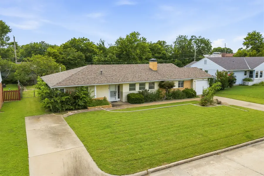 225 SE Rockwood Avenue, Bartlesville, OK 74006 - #2