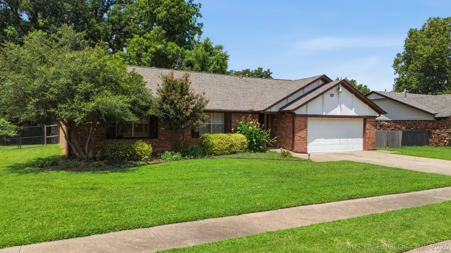 1008 N Forest Place, Jenks, OK 74037 - #3