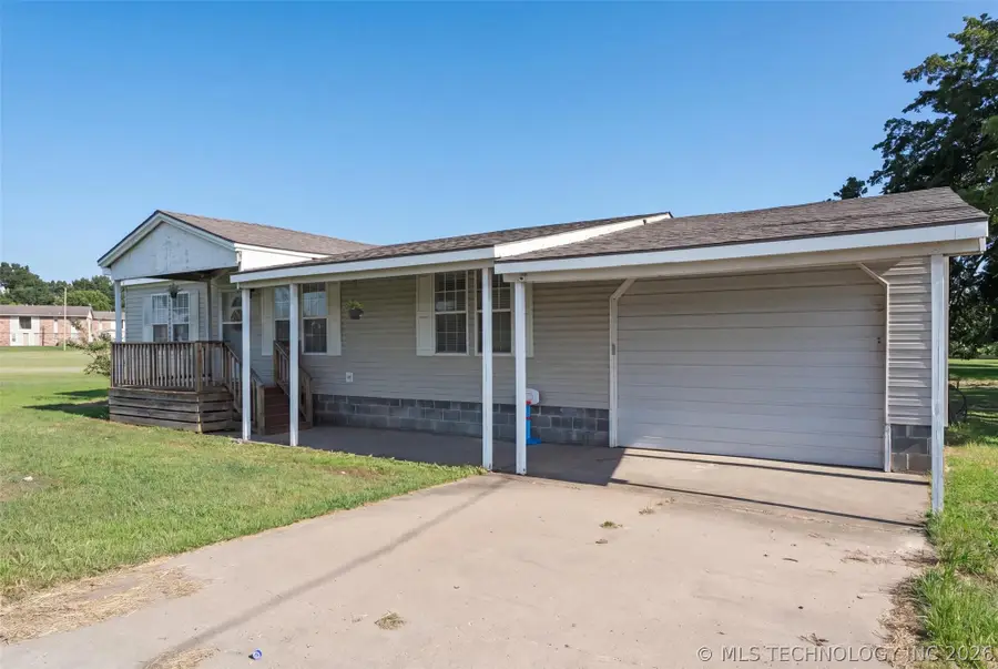 455 W 10th Avenue, Welch, OK 74369 - #2