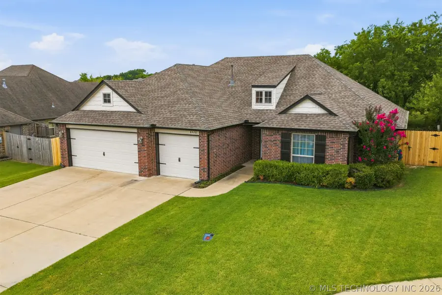 8426 N 76th East Avenue, Owasso, OK 74055 - #3