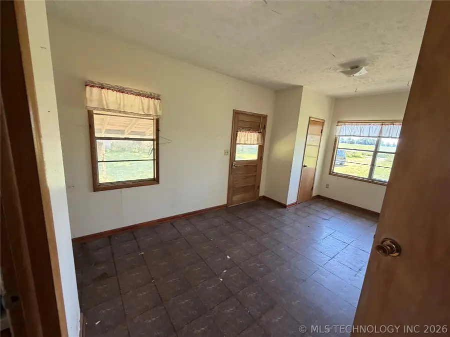 615 E 460, Pryor, OK 74361 - #2