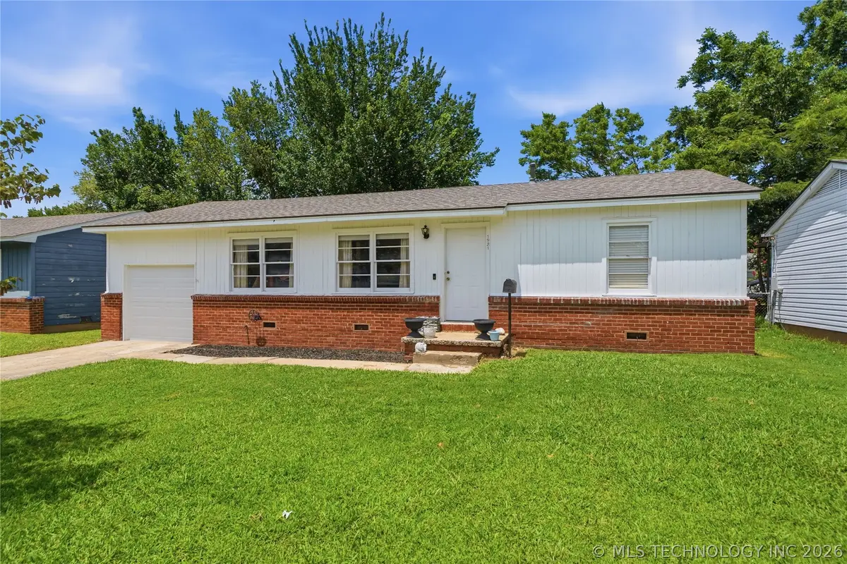 1921 W 49th Street, Tulsa, OK 74107 - #1