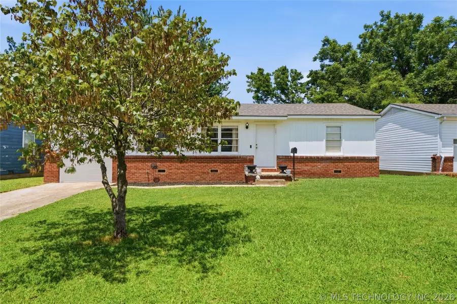 1921 W 49th Street, Tulsa, OK 74107 - #3
