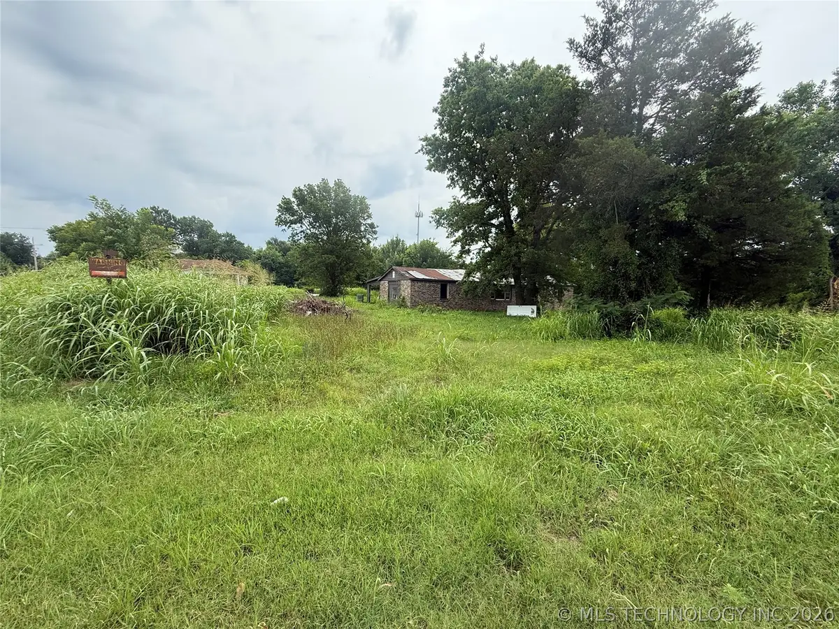 907 W Corporation Street, Henryetta, OK 74437 - #1