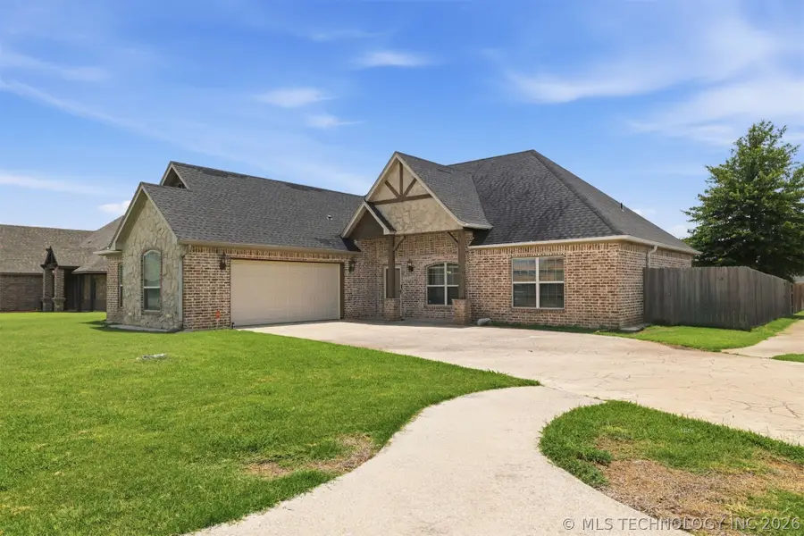 402 Wandering Way, Ardmore, OK 73401 - #2