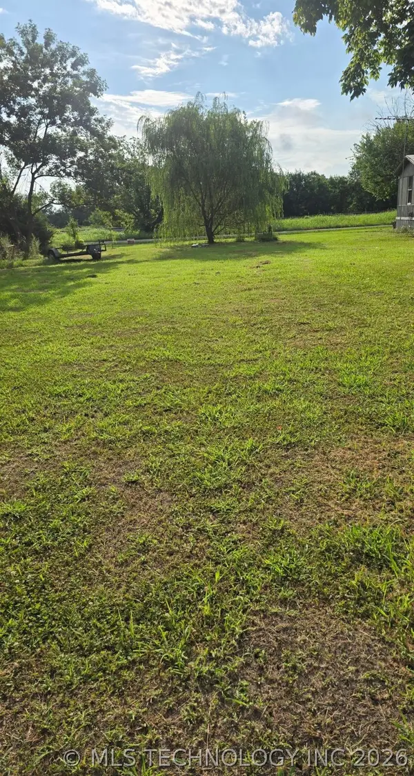 000 N Oak, Nowata, OK 74048