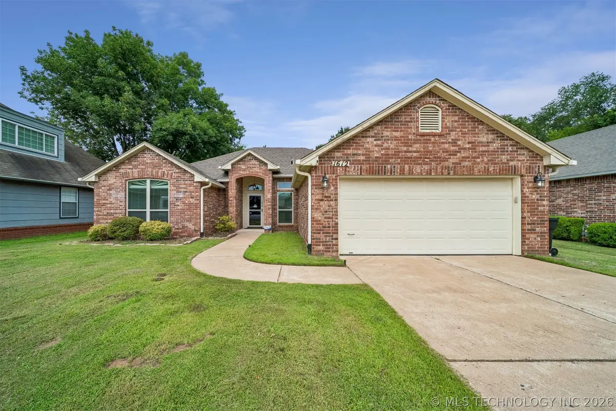 1612 S Gum Avenue, Broken Arrow, OK 74012 - #1