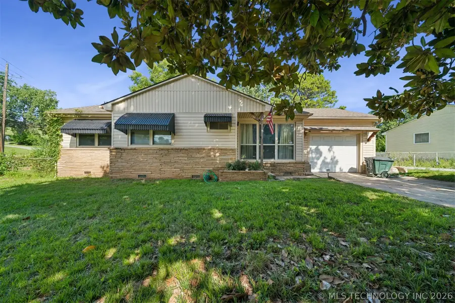 1000 N Maple Avenue, Sand Springs, OK 74063 - #2