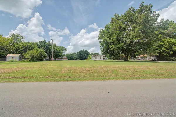 408 NW Main Street, Checotah, OK 74426
