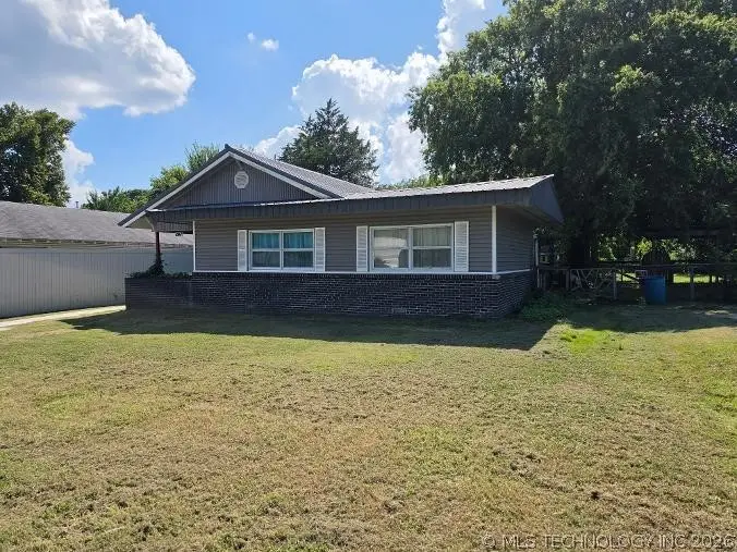 207 S 8th Street, Okemah, OK 74859 - #1