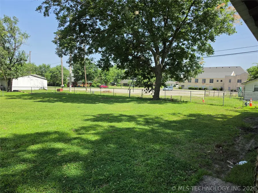 607 W 5th Street, Ada, OK 74820 - #2