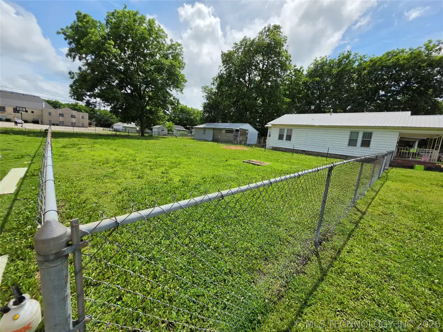 607 W 5th Street, Ada, OK 74820 - #3