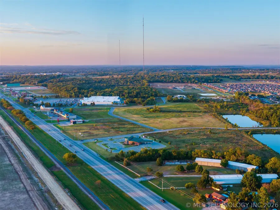 5 S 272nd East Avenue, Coweta, OK 74429 - #3