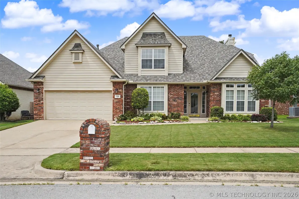 320 N Willow Avenue, Broken Arrow, OK 74012 - #1