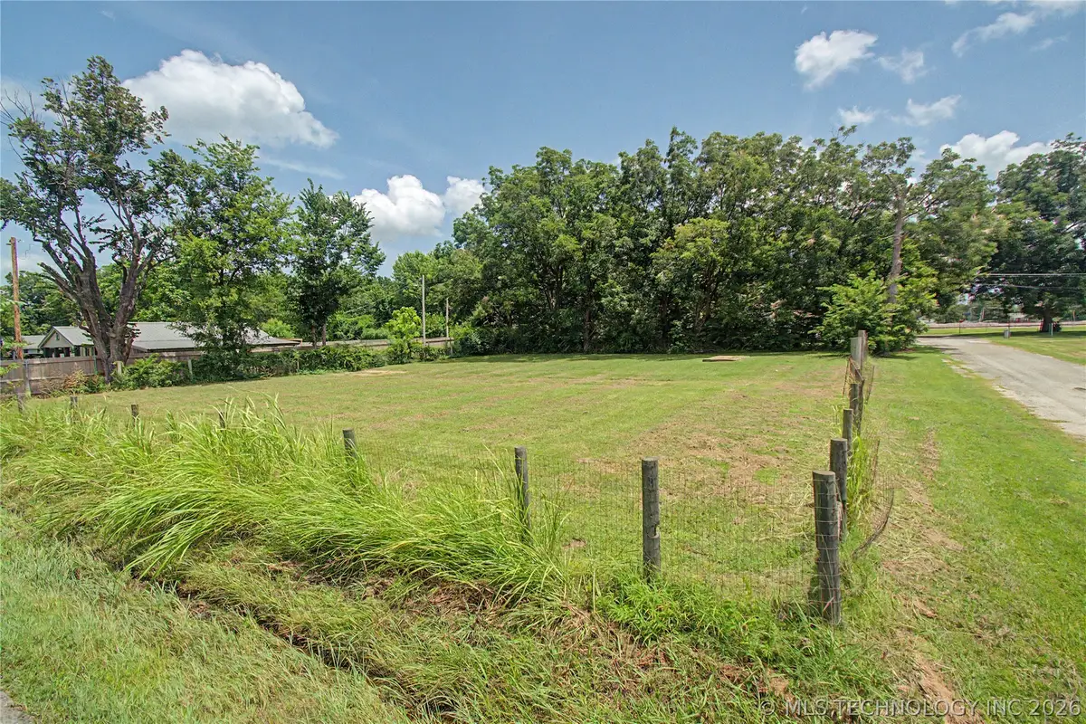 205 W Park Avenue, Checotah, OK 74426 - #1