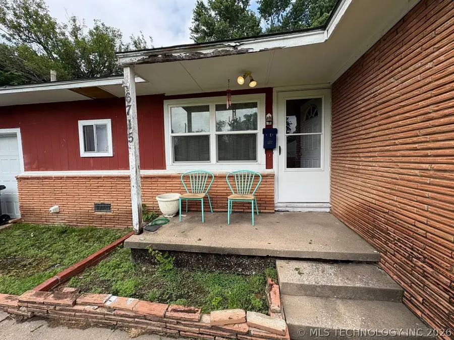 6715 E Queen Street, Tulsa, OK 74115 - #2