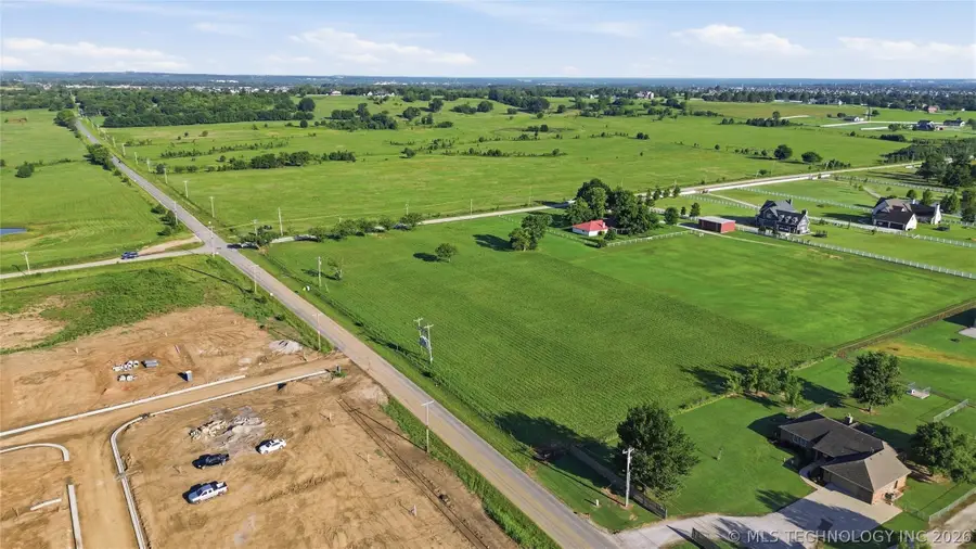 141 S Lewis Avenue, Bixby, OK 74008 - #3