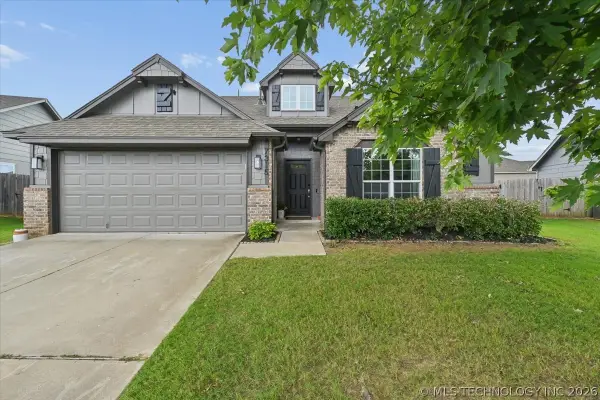7315 S Laurel Place, Broken Arrow, OK 74011