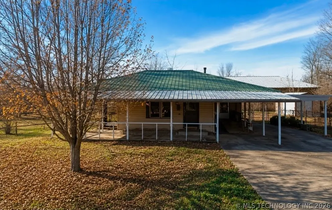 18 S 5th Street, Stilwell, OK 74960 - #1