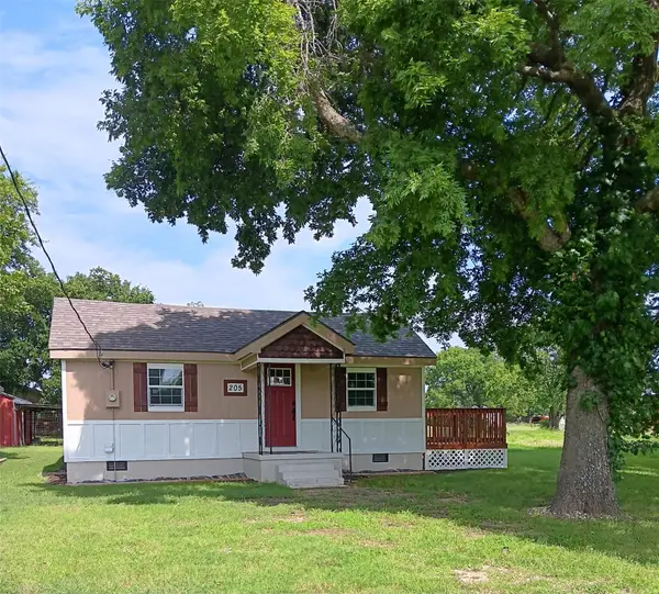 205 S Main, Kingston, OK 73439