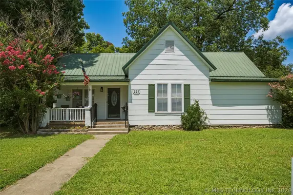 221 W Poplar, Stilwell, OK 74960