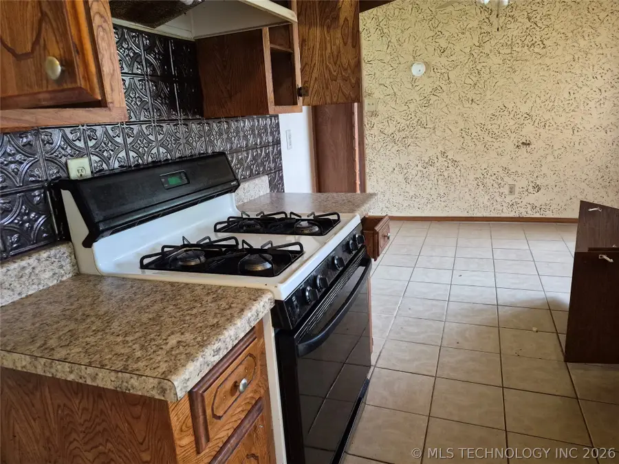 1418 E 1st Street, Okmulgee, OK 74447 - #3