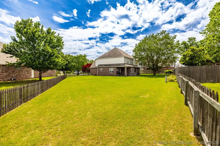 3810 S Palm Avenue, Broken Arrow, OK 74011 - #3