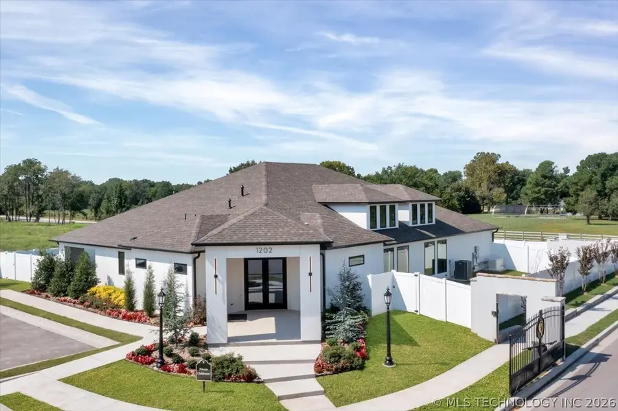 1209 N 72nd Street, Broken Arrow, OK 74014 - #2