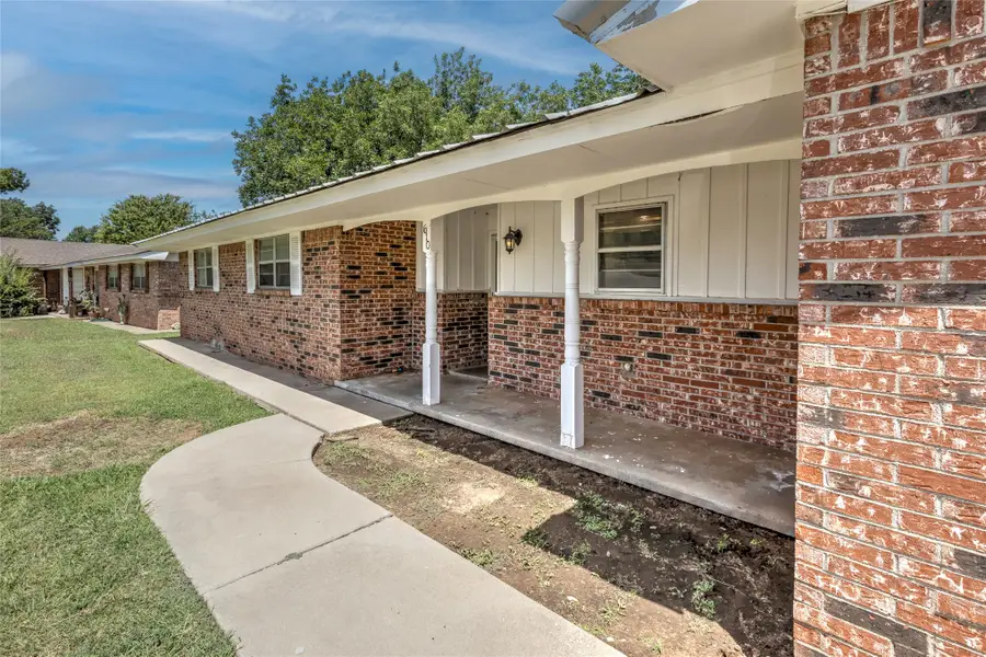610 E Monroe, Waurika, OK 73573 - #2