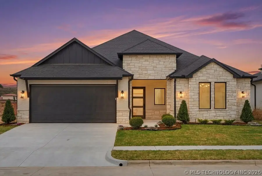 11927 S Vandalia Avenue, Tulsa, OK 74103 - #2