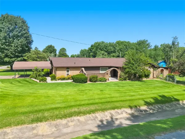 1001 W Cedar Street, Stilwell, OK 74960