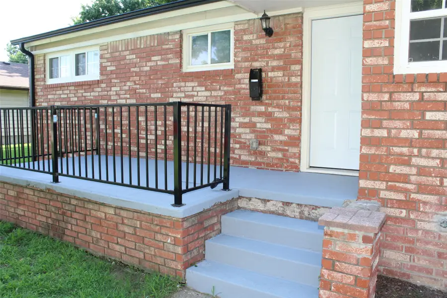 208 N 43 West Avenue, Tulsa, OK 74127 - #3
