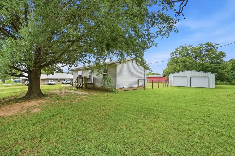 406 N Main Street, Hendrix, OK 74741 - #2