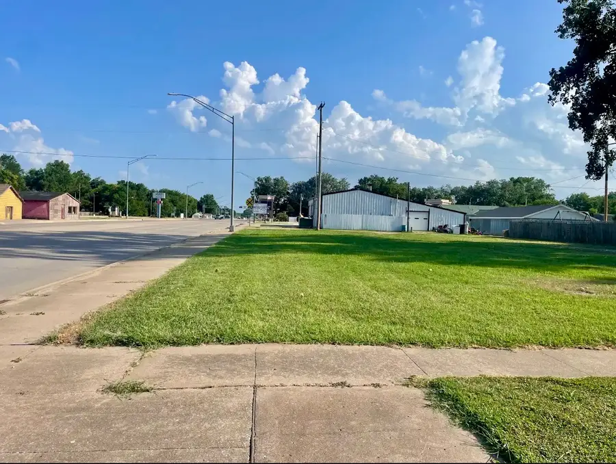 418 E 7th Street, Dewey, OK 74029 - #3