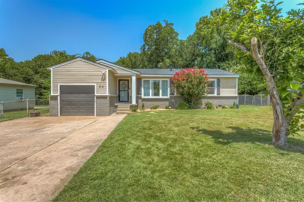 214 W Toledo Street, Broken Arrow, OK 74012