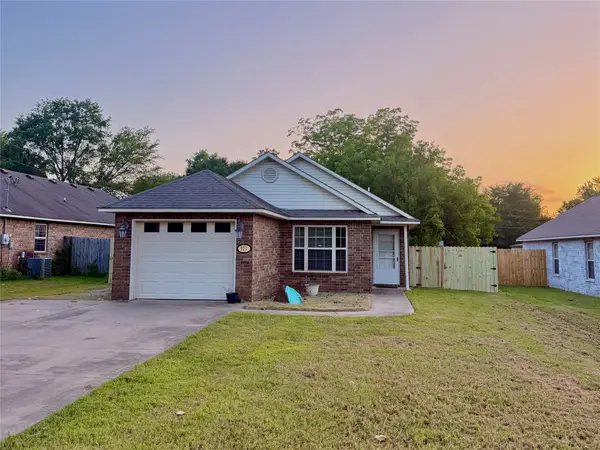 921 S Locust, Sallisaw, OK 74955