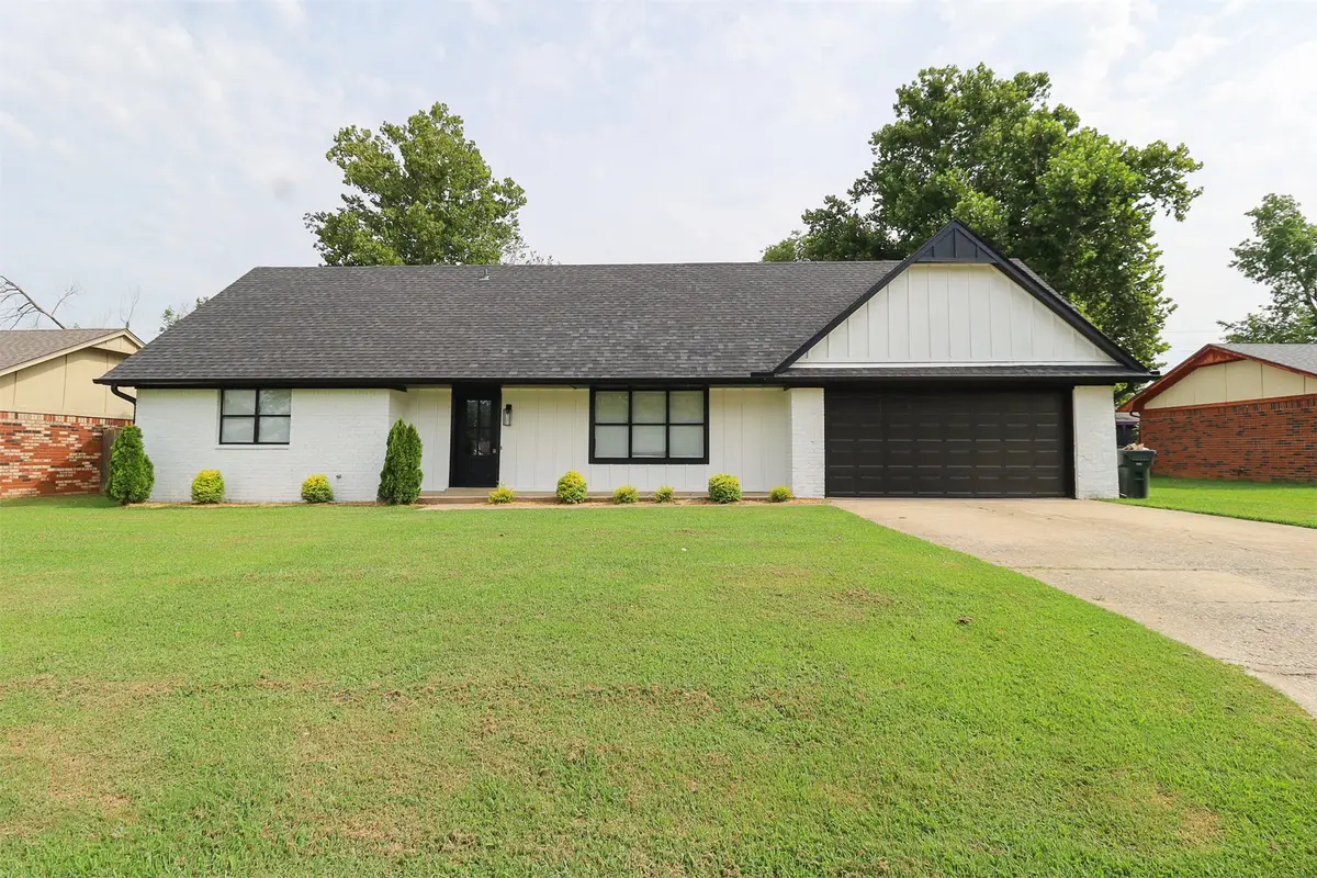 110 E 9th Street S, Claremore, OK 74017 - #1