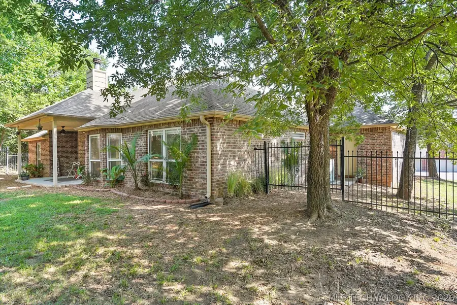 26327 E 112th Court, Coweta, OK 74429 - #2