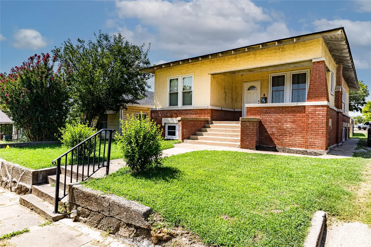 137 W 5th Avenue, Bristow, OK 74010 - #1